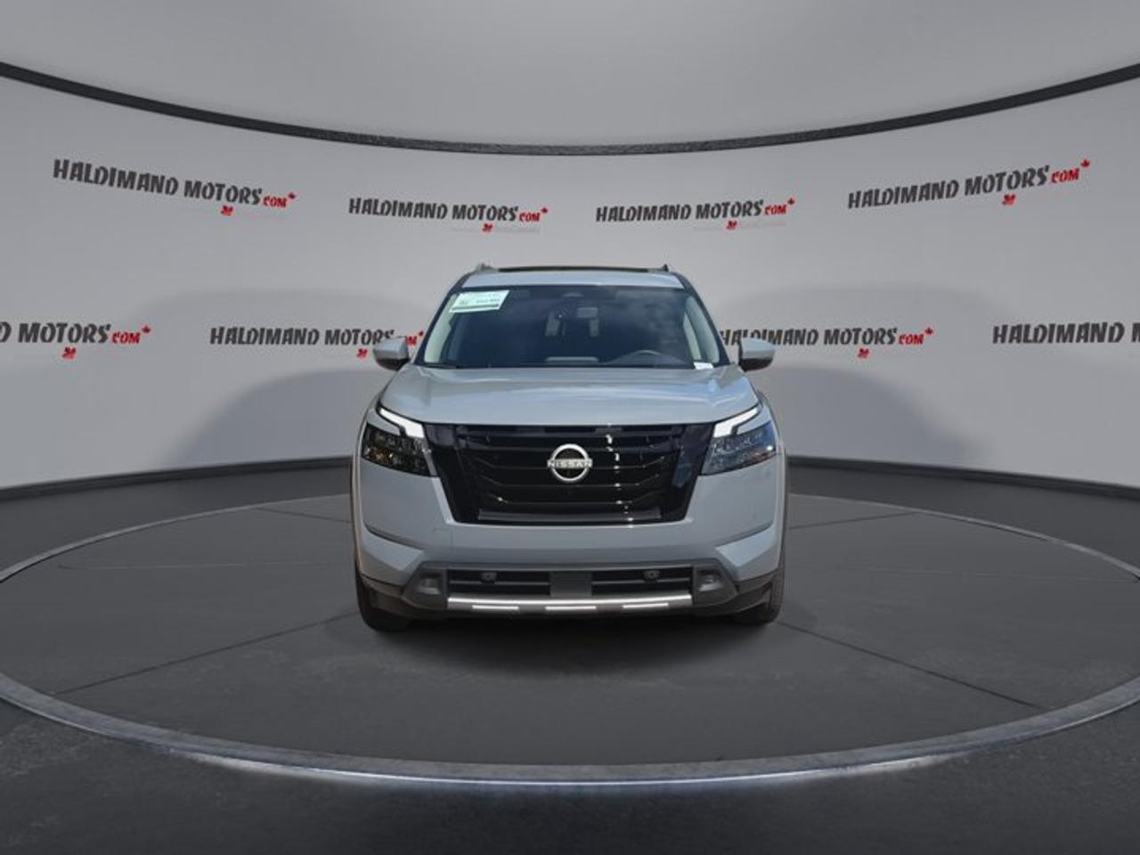 2025 Nissan Pathfinder SL AWD | No Accidents | 360 Camera | Panoramic Roof Photo