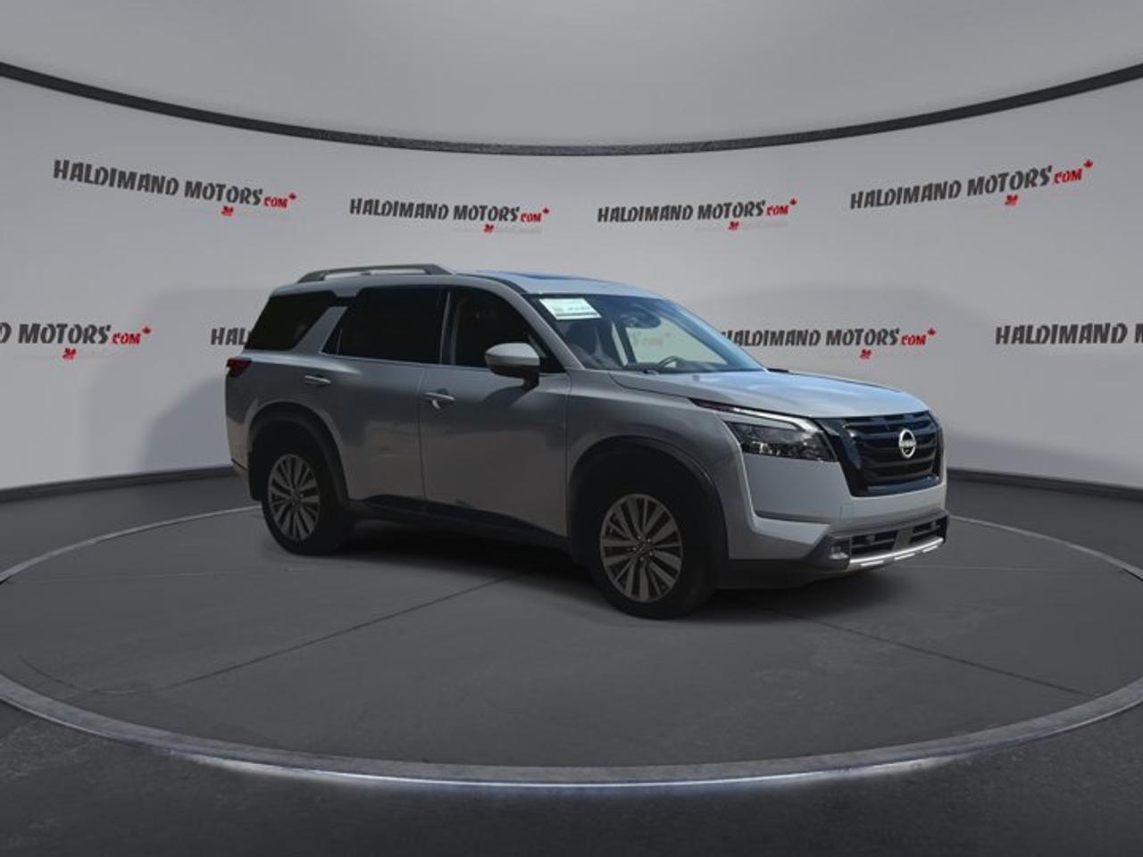 2025 Nissan Pathfinder SL AWD | No Accidents | 360 Camera | Panoramic Roof Photo