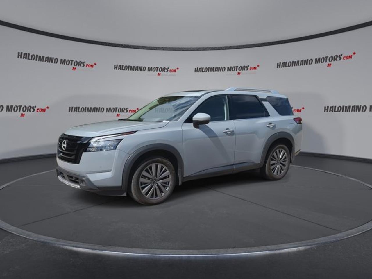 2025 Nissan Pathfinder SL AWD | No Accidents | 360 Camera | Panoramic Roof Photo