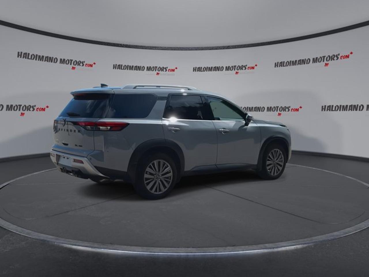 2025 Nissan Pathfinder SL AWD | No Accidents | 360 Camera | Panoramic Roof Photo