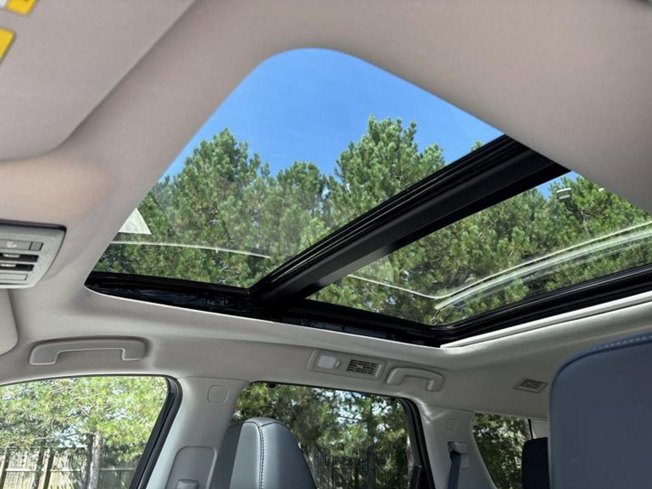 2025 Nissan Pathfinder SL AWD | No Accidents | 360 Camera | Panoramic Roof Photo