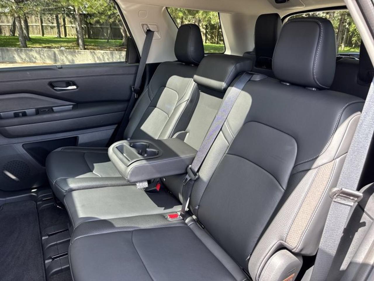 2025 Nissan Pathfinder SL AWD | No Accidents | 360 Camera | Panoramic Roof Photo