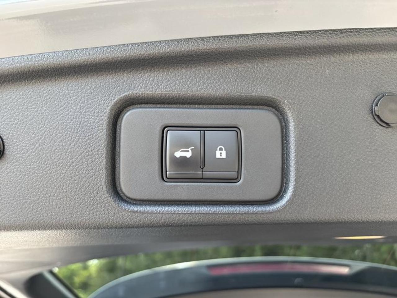 2025 Nissan Pathfinder SL AWD | No Accidents | 360 Camera | Panoramic Roof Photo