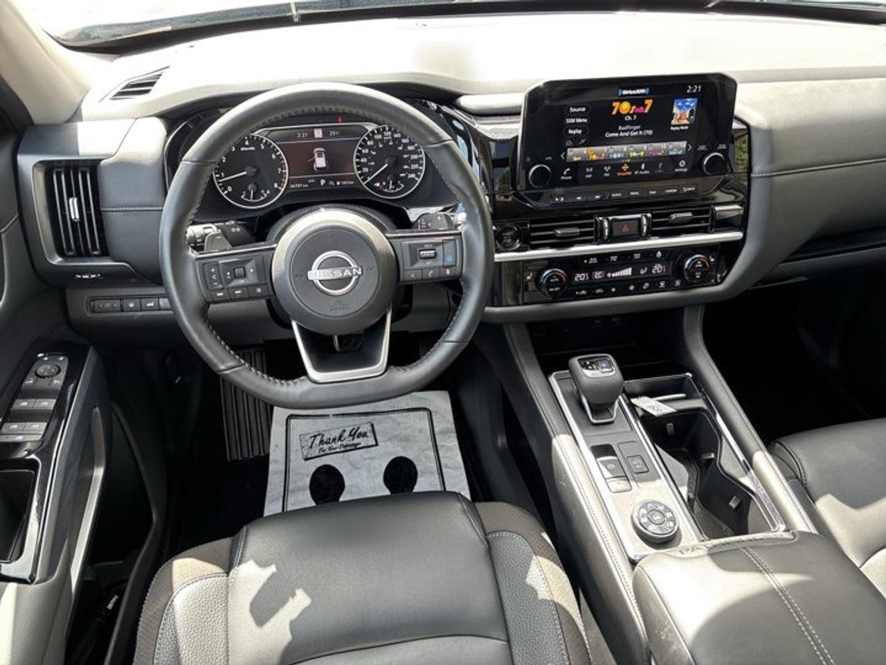 2025 Nissan Pathfinder SL AWD | No Accidents | 360 Camera | Panoramic Roof Photo