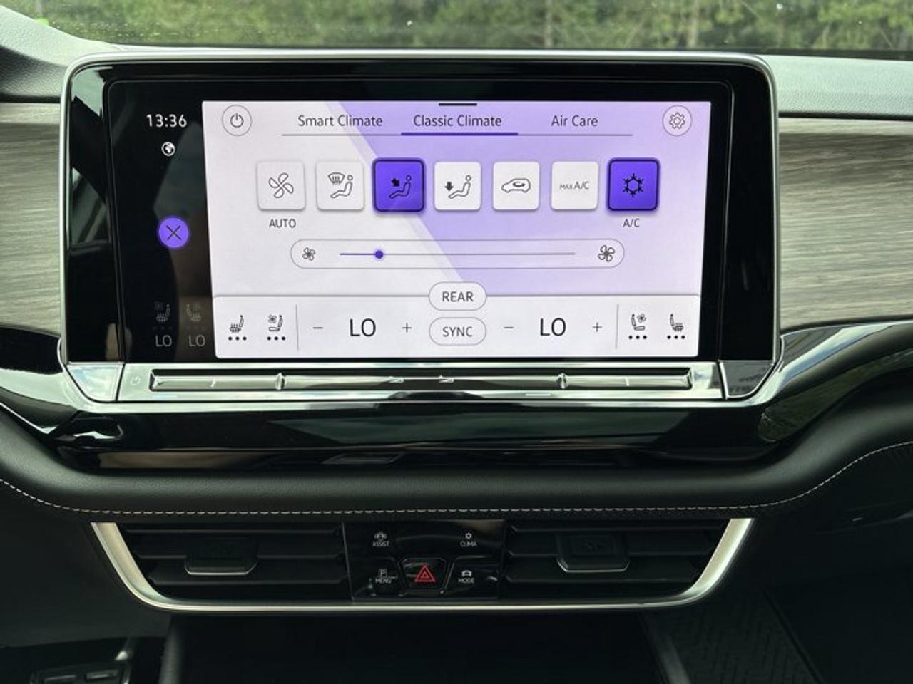 2024 Volkswagen Atlas Execline R-line 4WD | No Accidents | Pano. Sunroof Photo