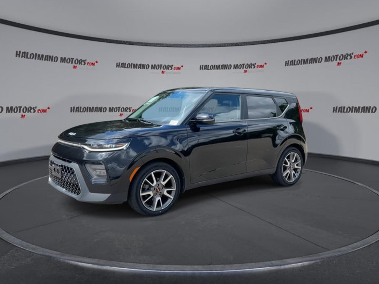 2022 Kia Soul EX | No Accidents | One Owner | Sunroof | Heated Steering Photo3