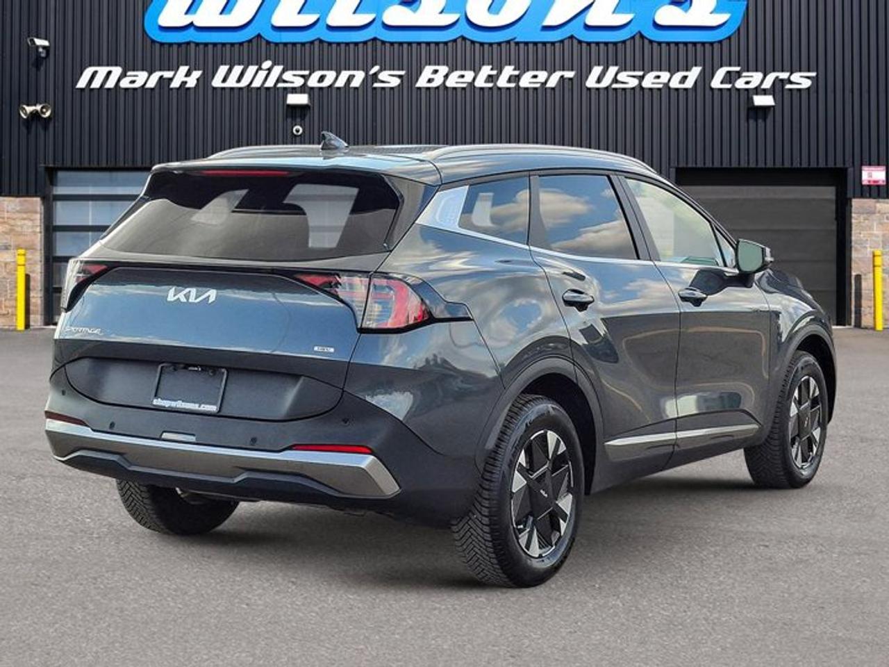 2026 Kia Sportage Hybrid EX AWD | Leather | Nav | Smart Cruise | Power Seat | FCA | Heated Wheel + Seats | and More ! Photo