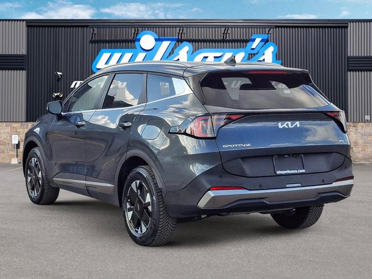 2026 Kia Sportage Hybrid EX AWD | Leather | Nav | Smart Cruise | Power Seat | FCA | Heated Wheel + Seats | and More ! Photo
