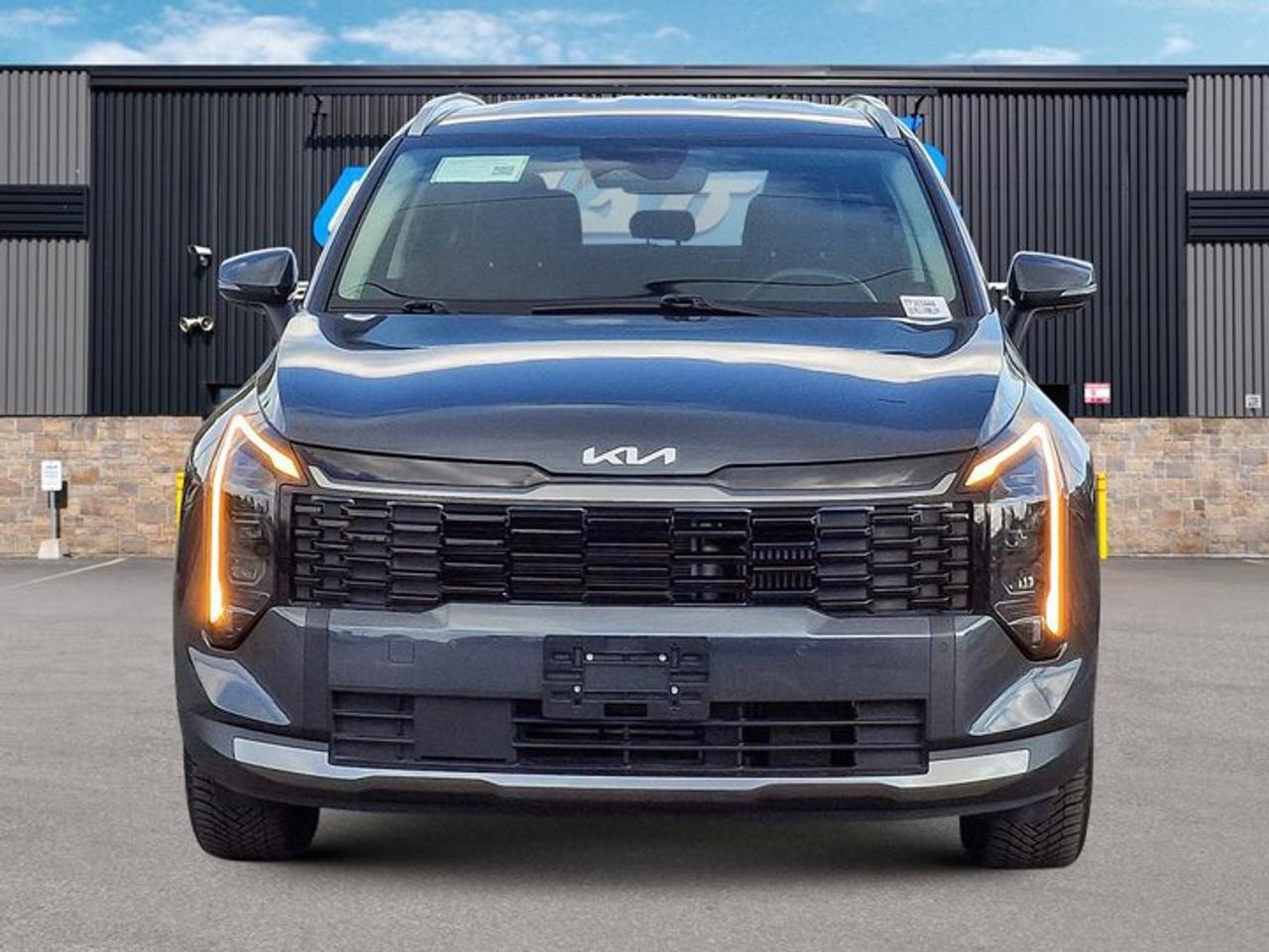 2026 Kia Sportage Hybrid EX AWD | Leather | Nav | Smart Cruise | Power Seat | FCA | Heated Wheel + Seats | and More ! Photo