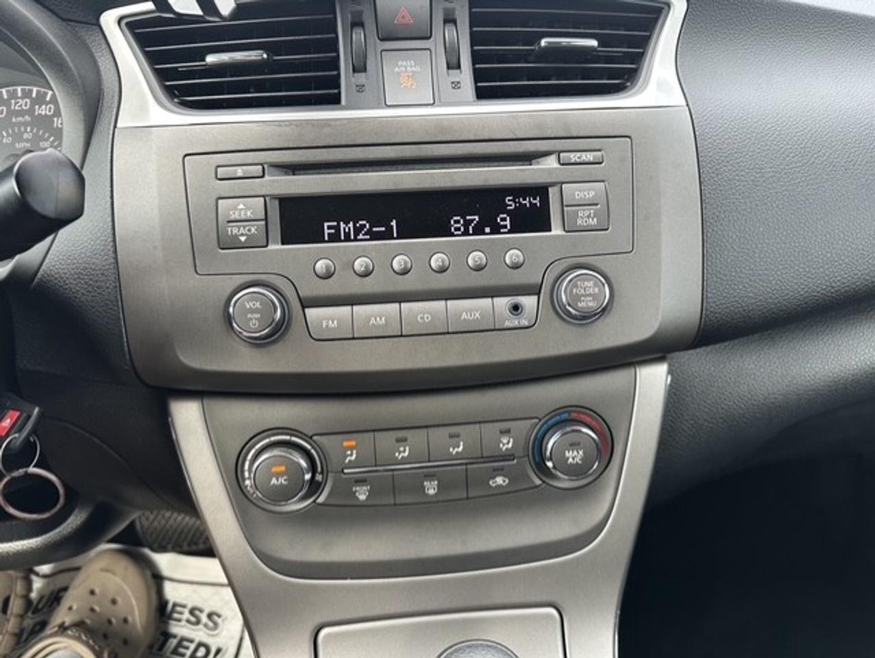 2014 Nissan Sentra SV Photo