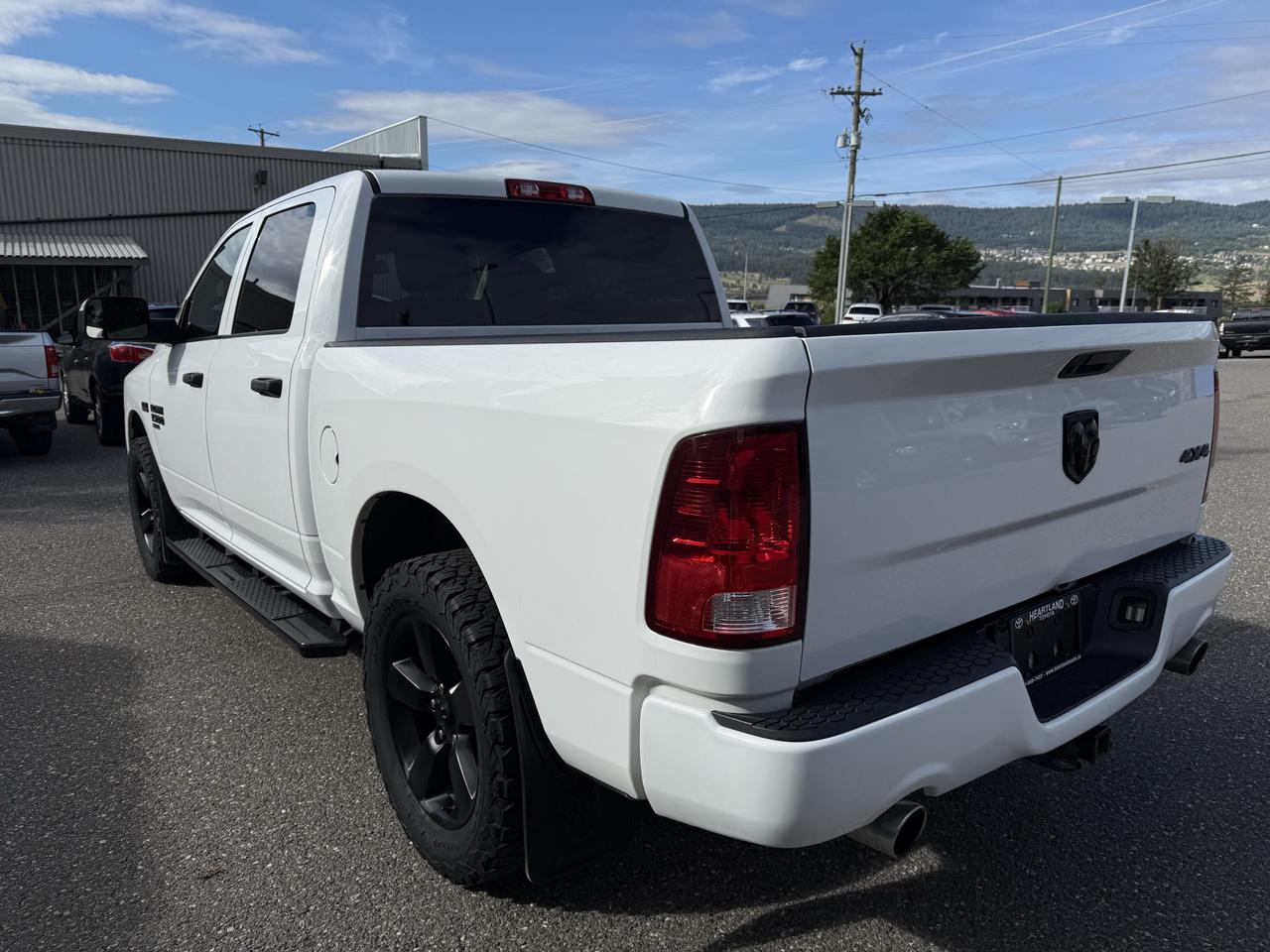 2021 RAM 1500 Classic Tradesman TRADESMAN Photo4
