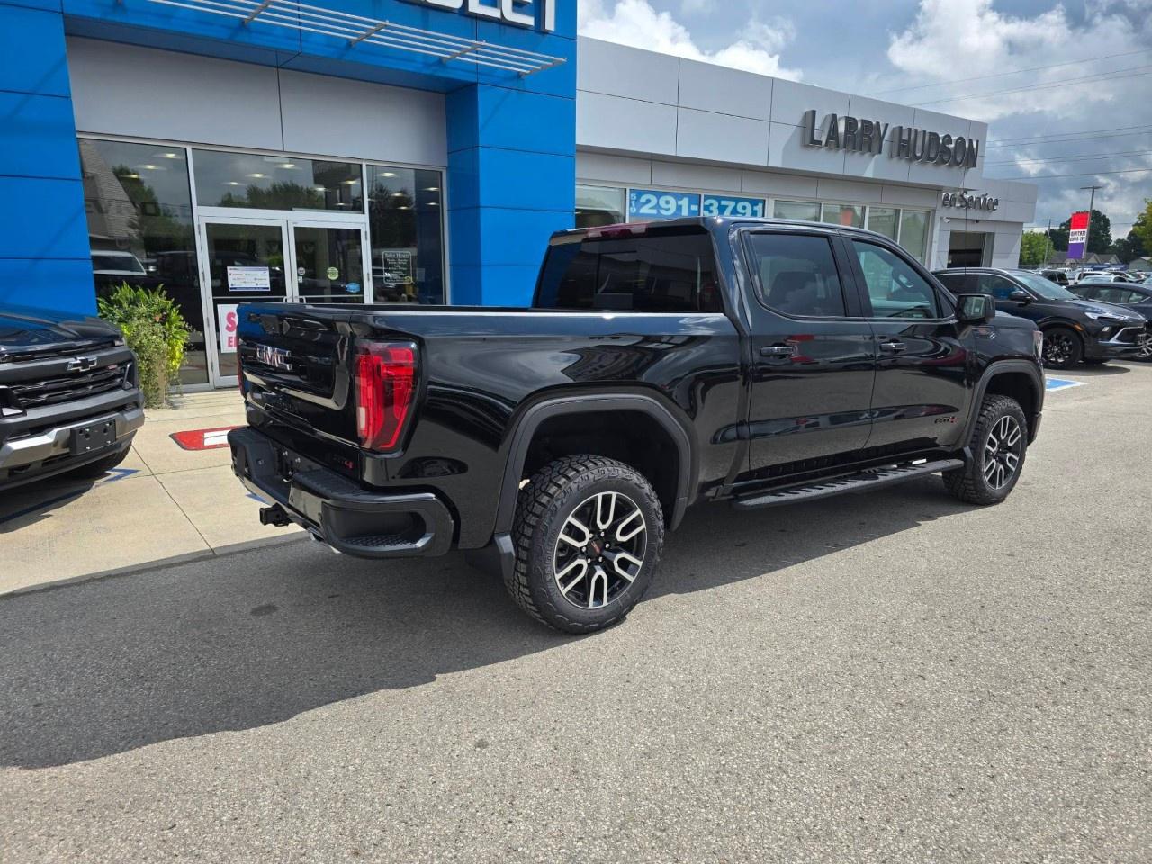 2026 GMC Sierra 1500 Crew Cab Short Box 4-Wheel Drive AT4 Photo2