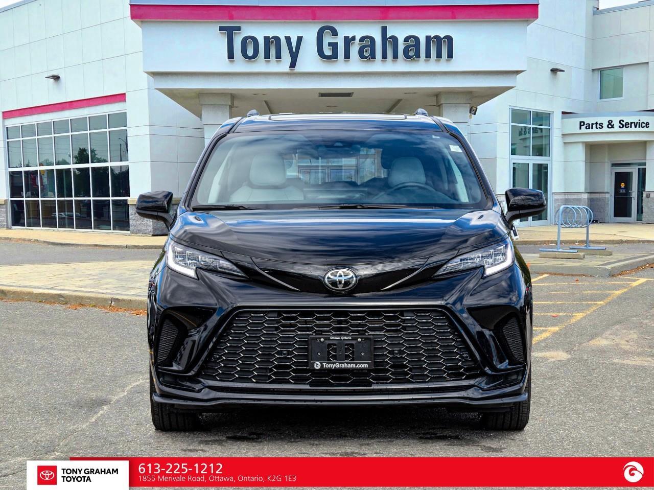 2026 Toyota Sienna XLE 8-Passenger Photo5