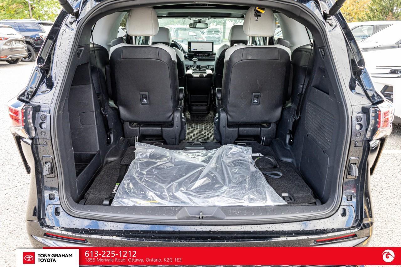 2026 Toyota Sienna XLE 8-Passenger Photo