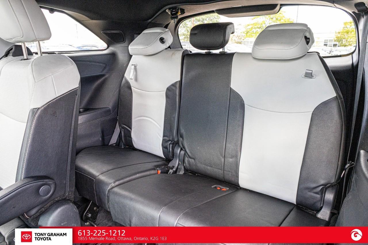 2026 Toyota Sienna XLE 8-Passenger Photo