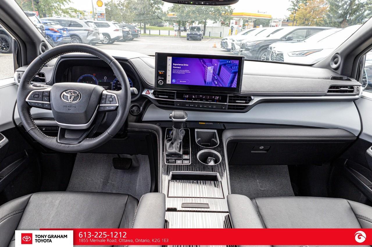 2026 Toyota Sienna XLE 8-Passenger Photo