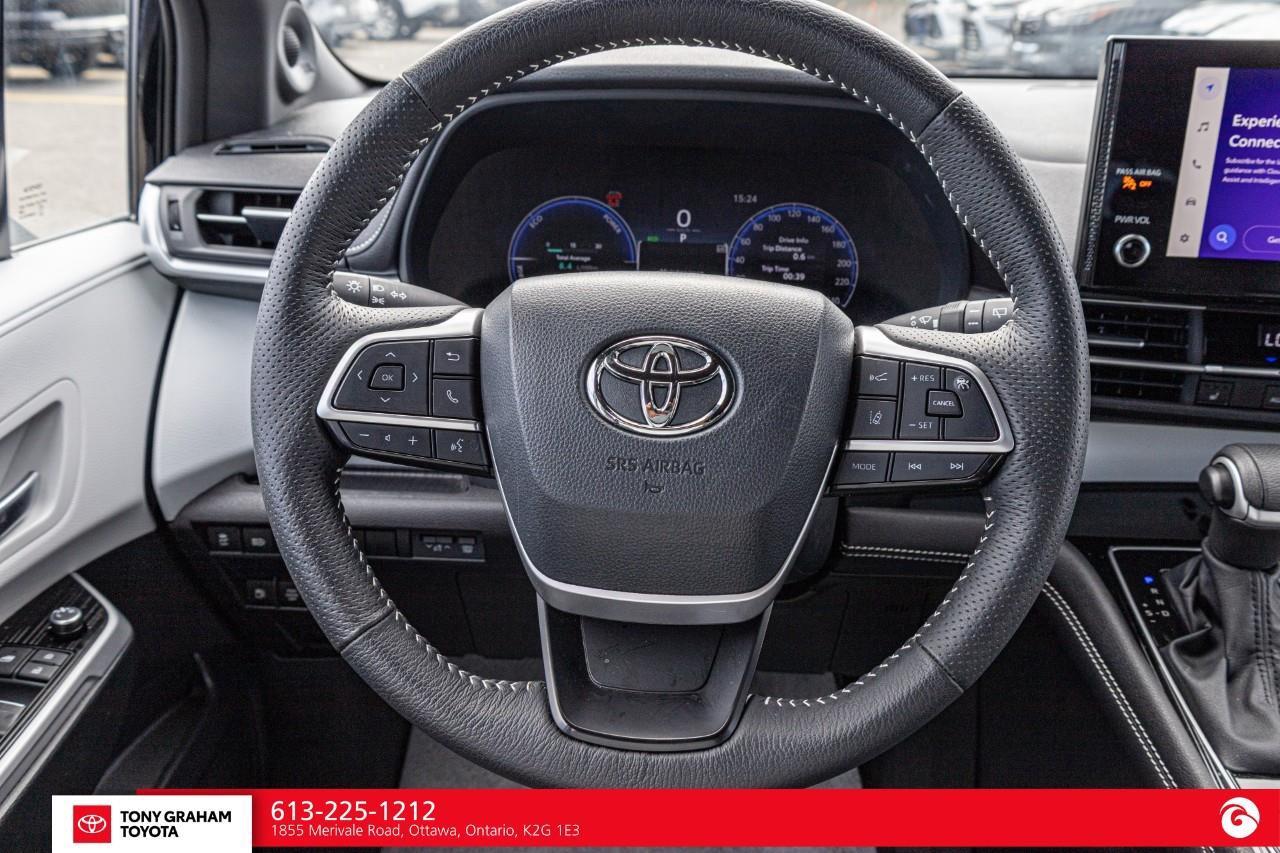2026 Toyota Sienna XLE 8-Passenger Photo