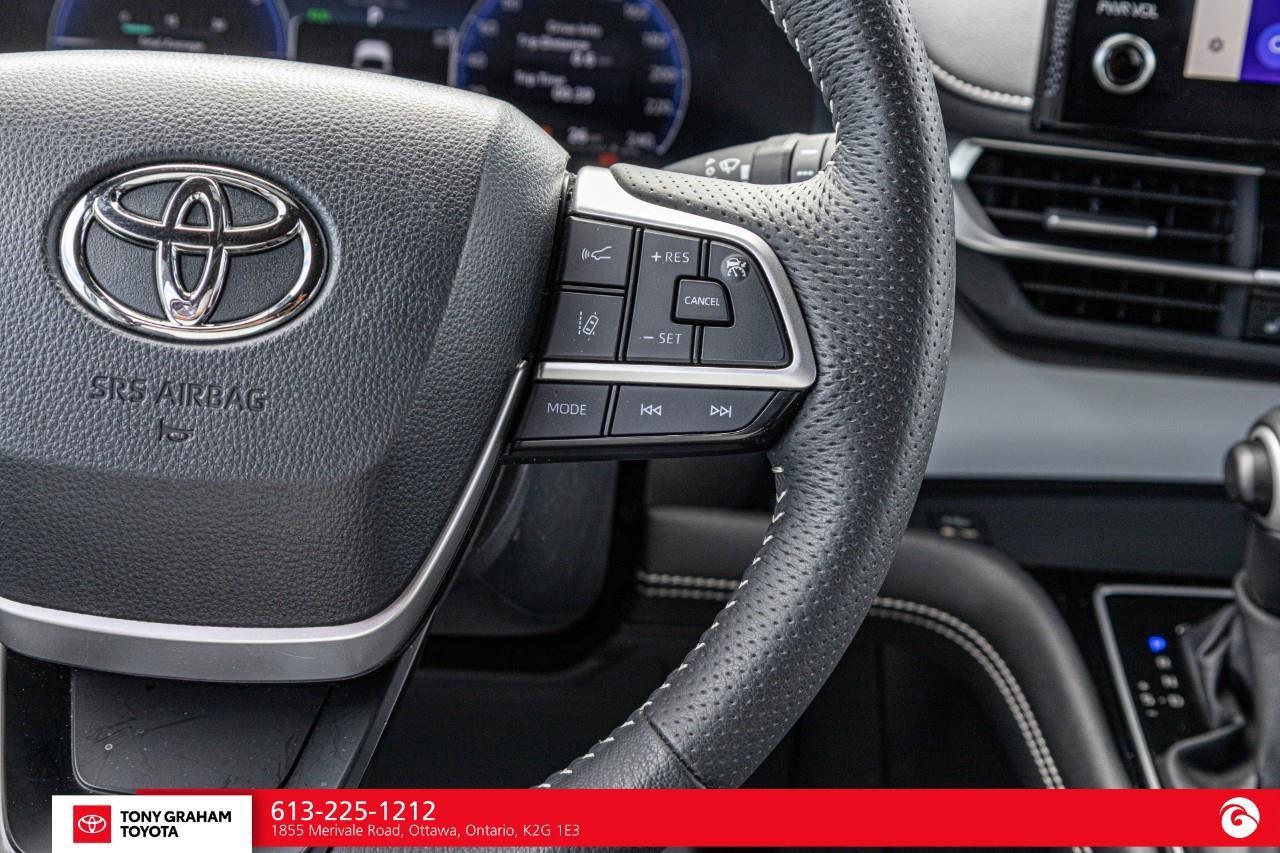2026 Toyota Sienna XLE 8-Passenger Photo