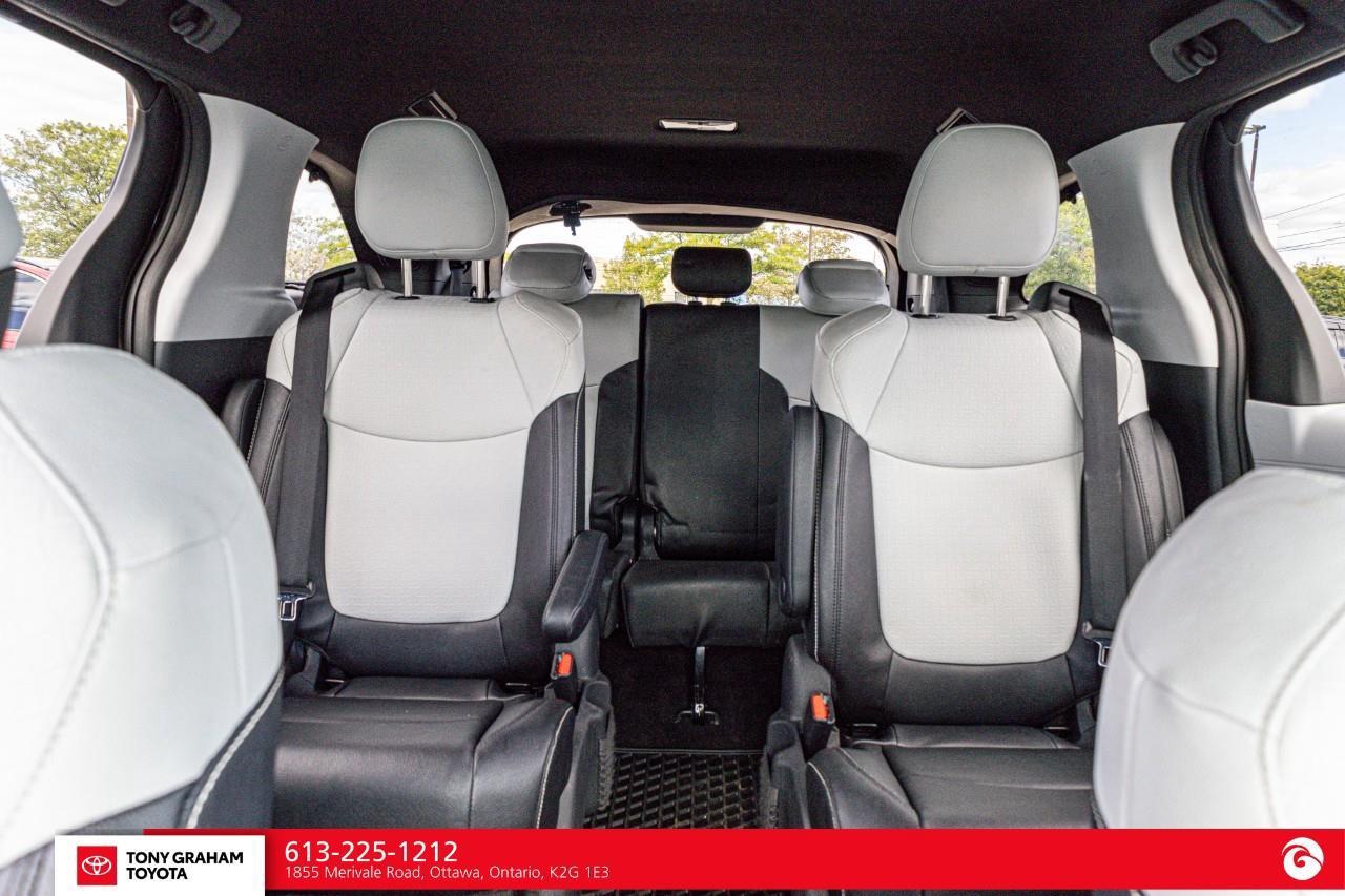 2026 Toyota Sienna XLE 8-Passenger Photo
