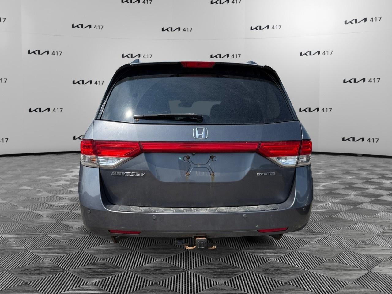 2017 Honda Odyssey Touring Photo3