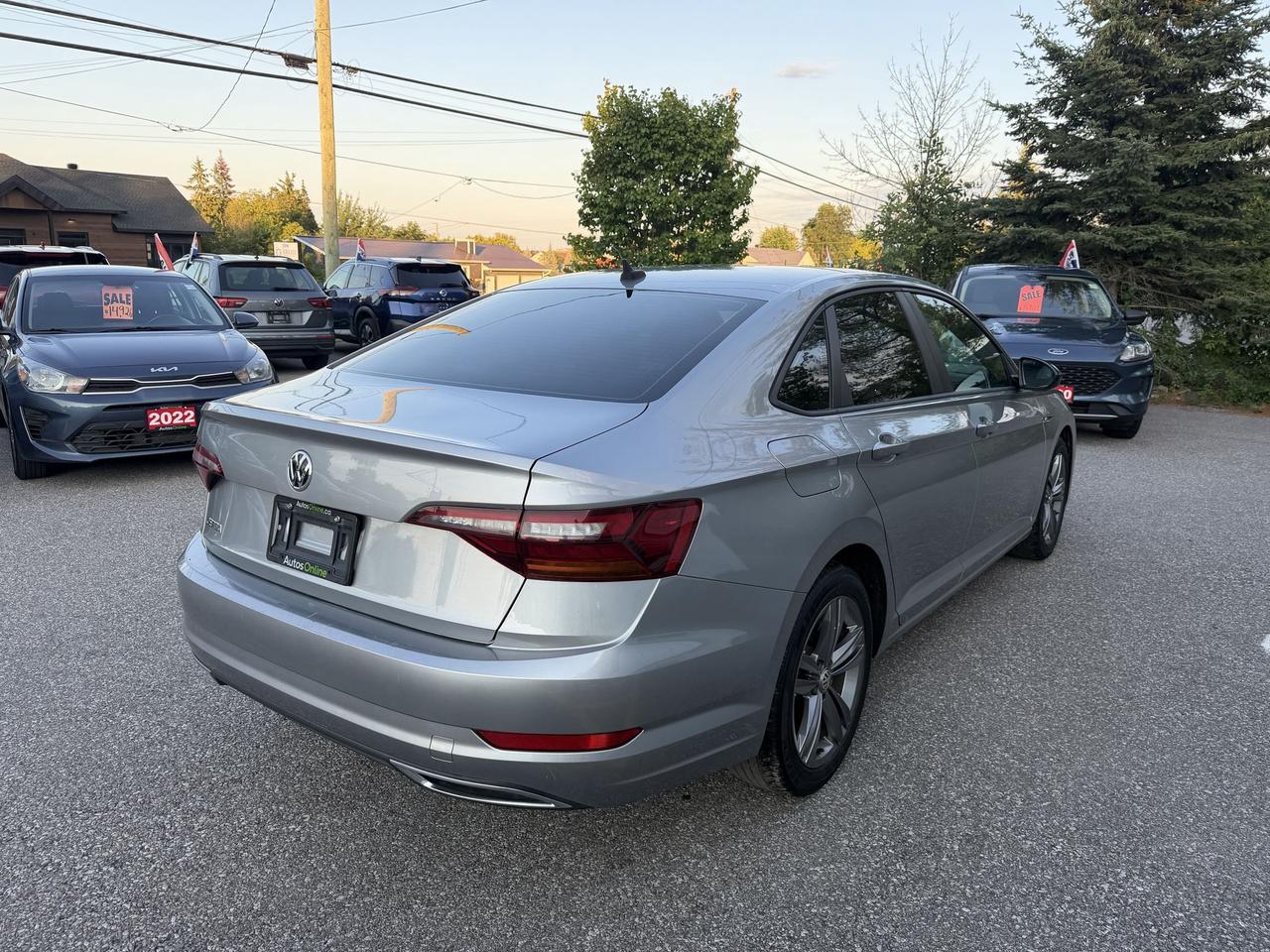 2019 Volkswagen Jetta HIGHLINE-R LINE-LEATHER-SUNROOF-MANUAL-LOADED Photo4