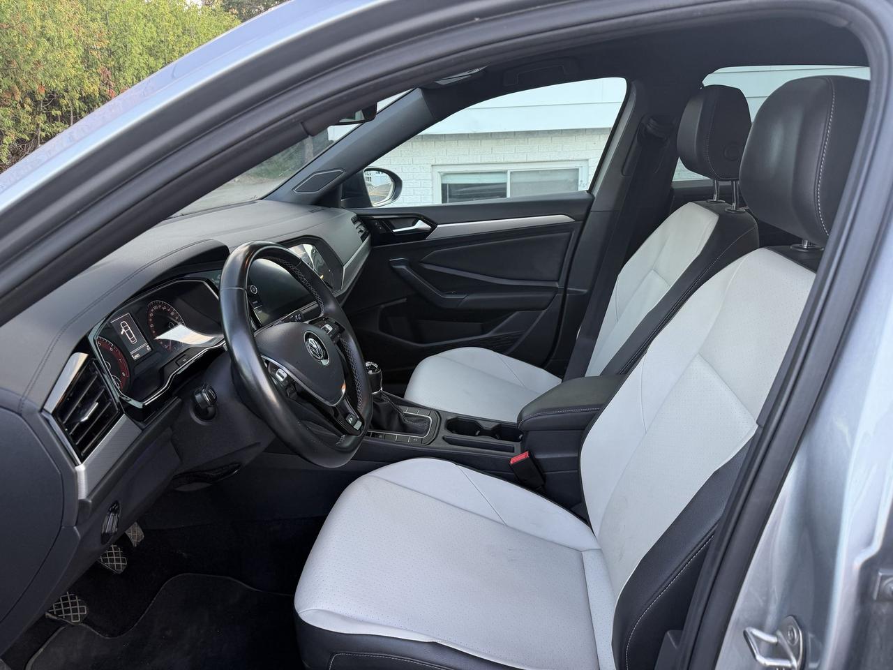 2019 Volkswagen Jetta HIGHLINE-R LINE-LEATHER-SUNROOF-MANUAL-LOADED Photo