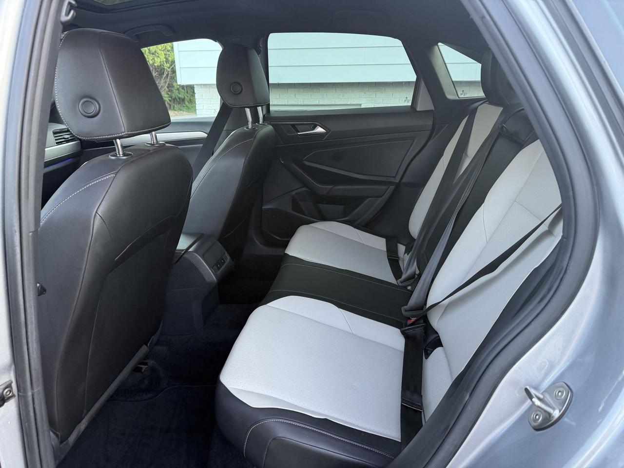 2019 Volkswagen Jetta HIGHLINE-R LINE-LEATHER-SUNROOF-MANUAL-LOADED Photo