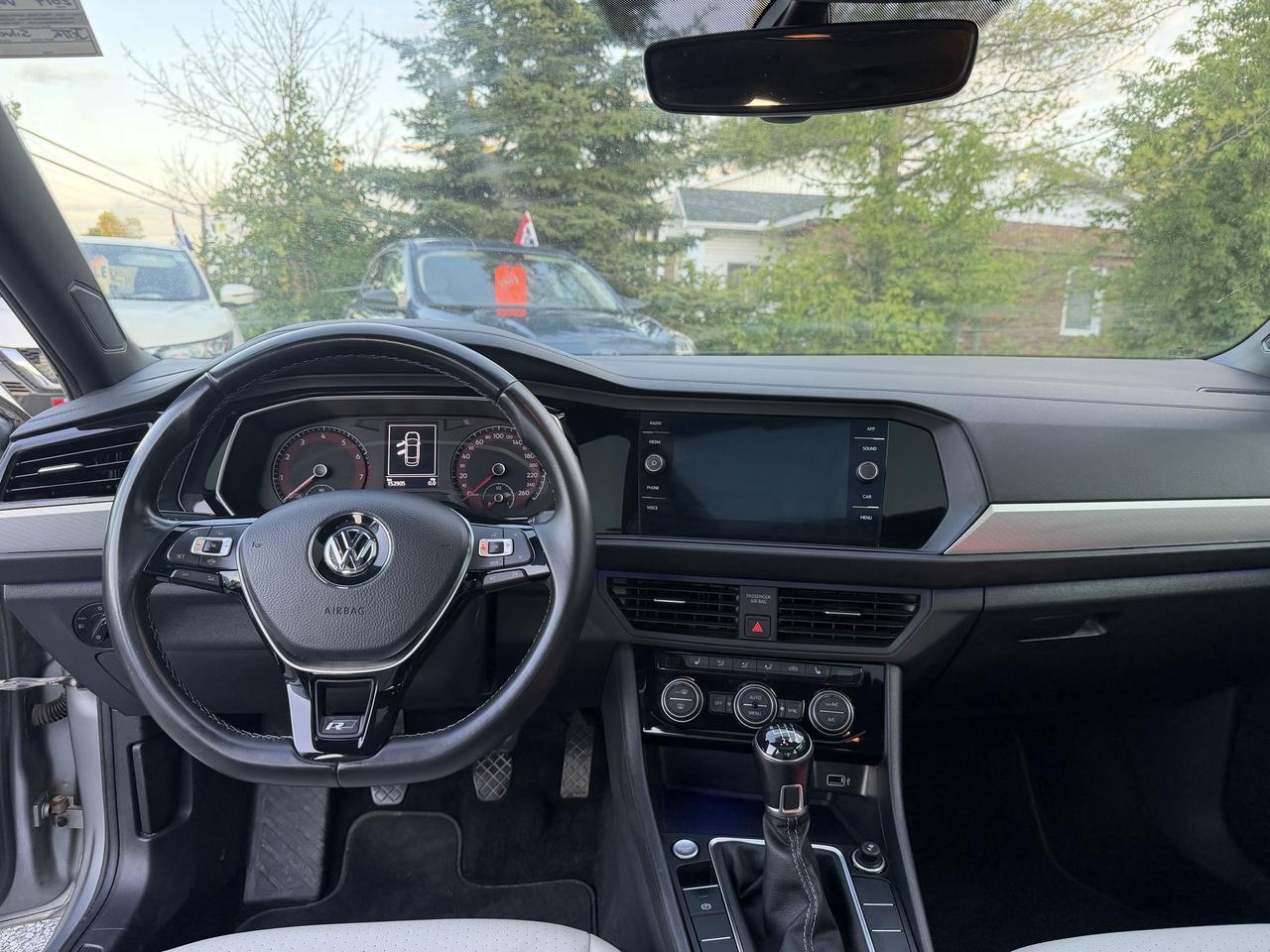 2019 Volkswagen Jetta HIGHLINE-R LINE-LEATHER-SUNROOF-MANUAL-LOADED Photo