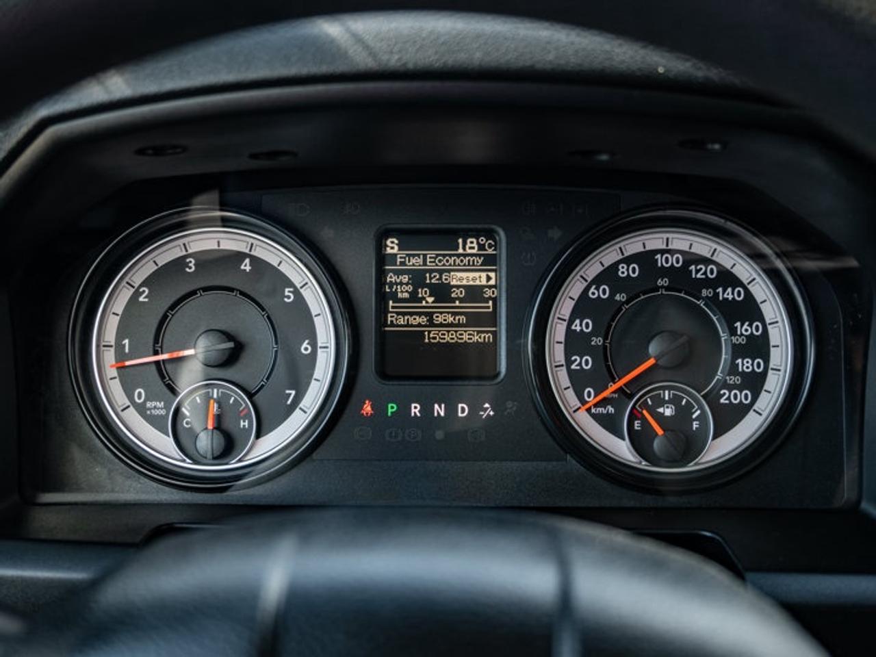 2022 RAM 1500 Classic TRADESMAN Photo3