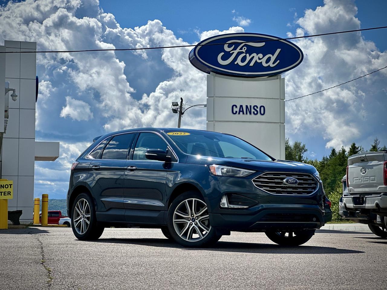 2022 Ford Edge Titanium AWD Photo0