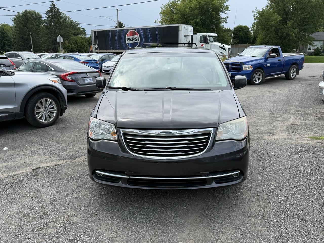 2016 Chrysler Town & Country TOURING Photo1
