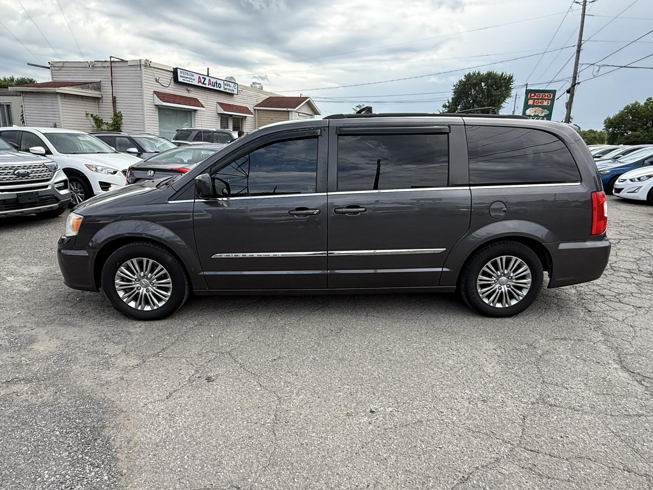 2016 Chrysler Town & Country TOURING Photo3