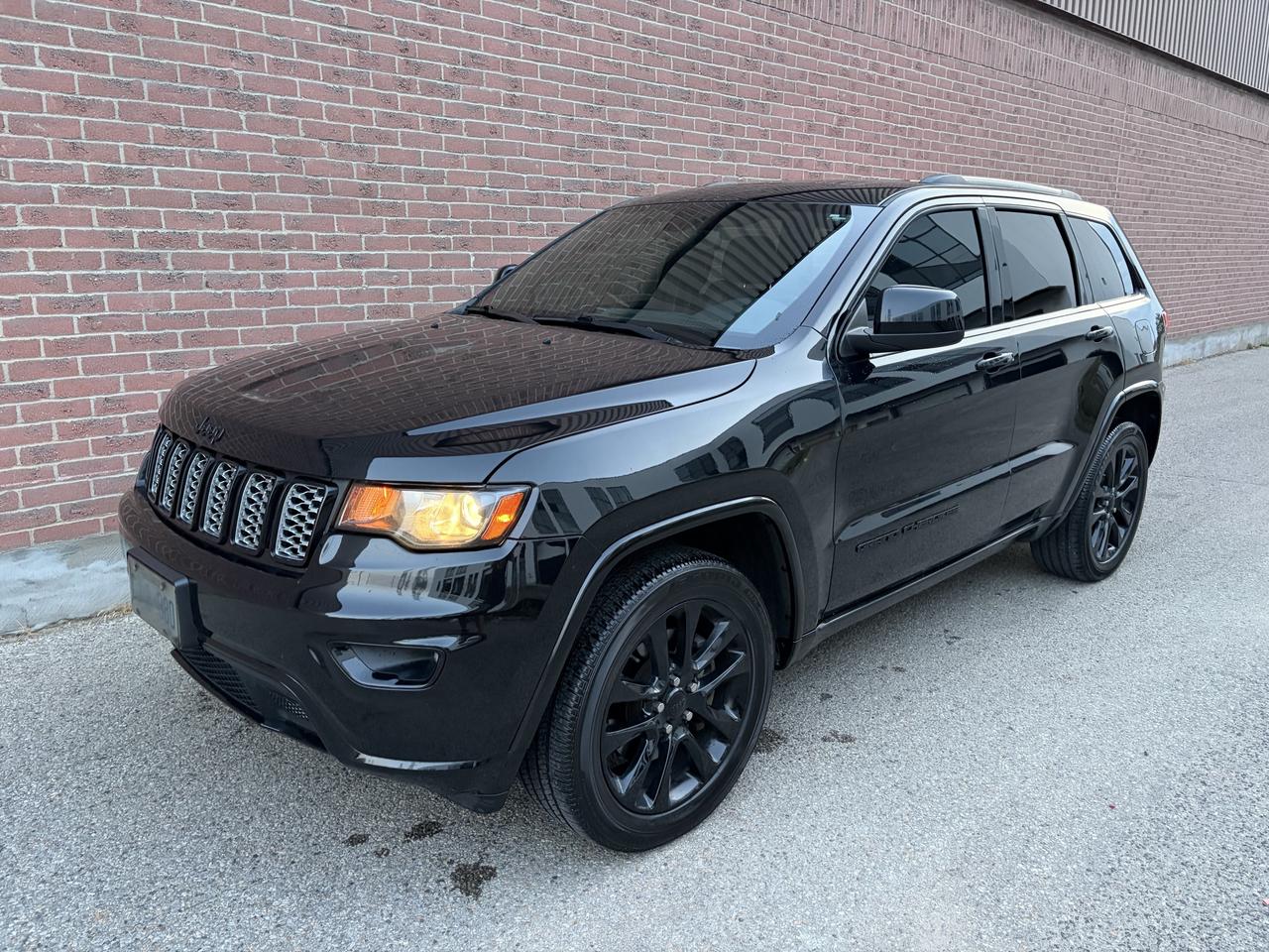 2021 Jeep Grand Cherokee Altitude - Photo #1