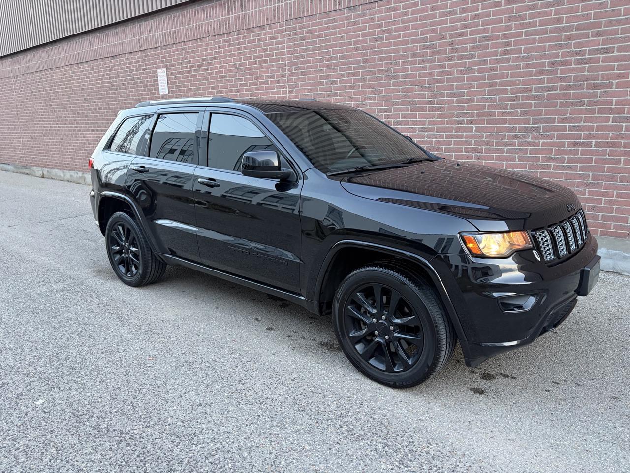 2021 Jeep Grand Cherokee Altitude Photo3