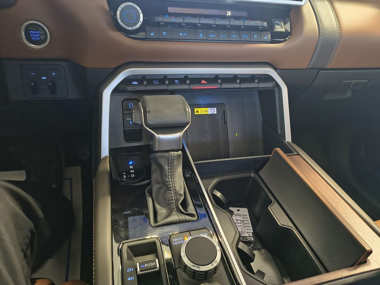2023 Toyota Tundra Platinum Photo0