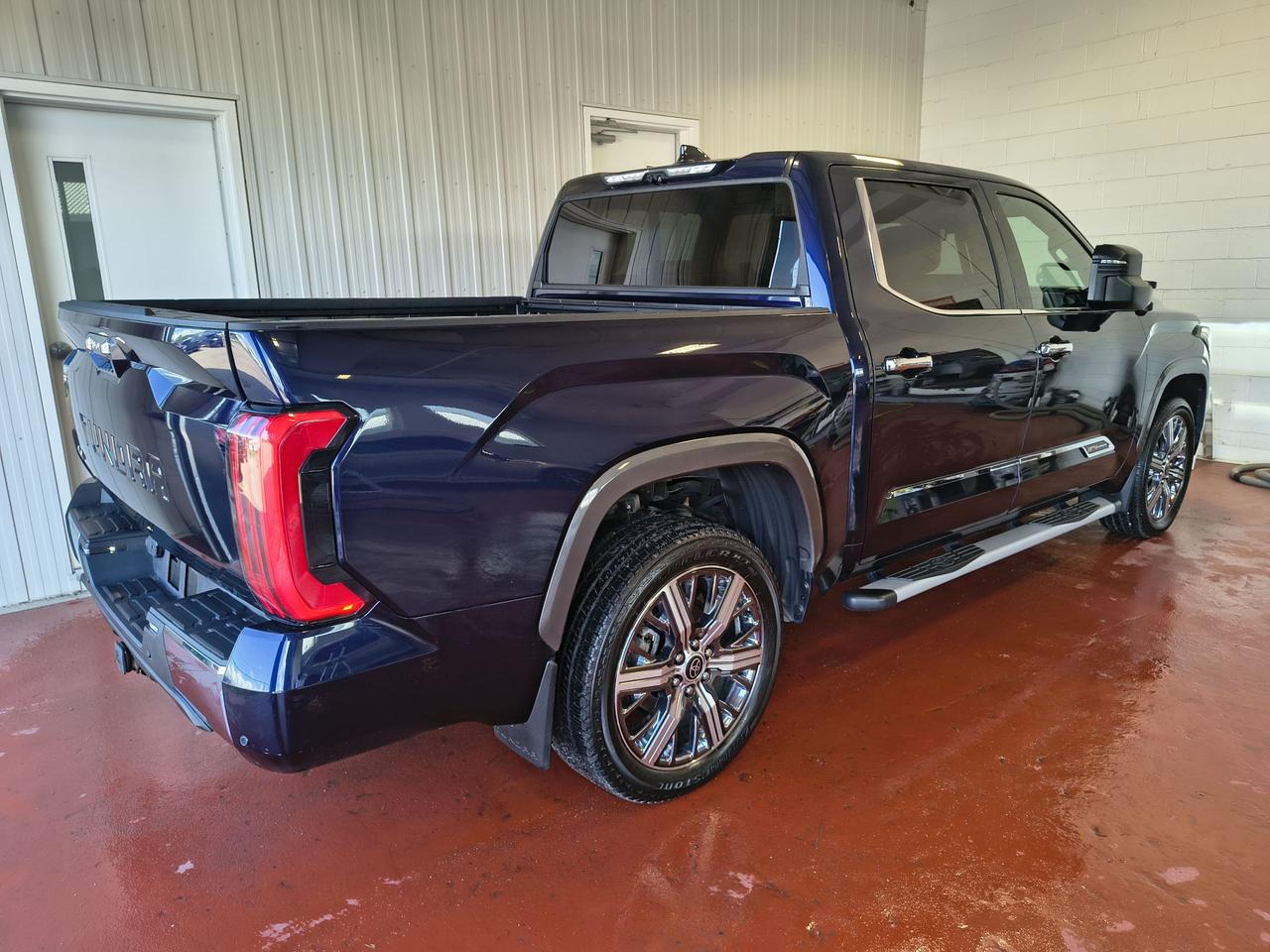 2023 Toyota Tundra Platinum Photo0