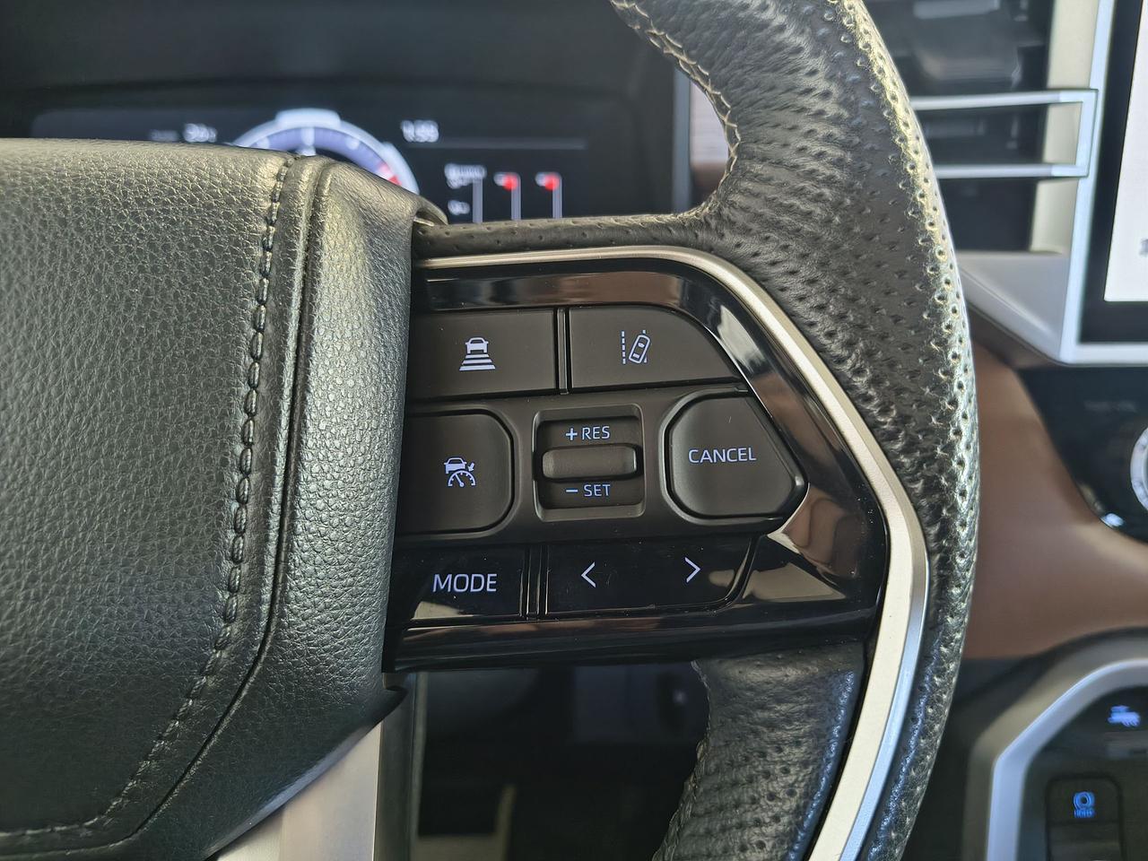 2023 Toyota Tundra Platinum Photo0