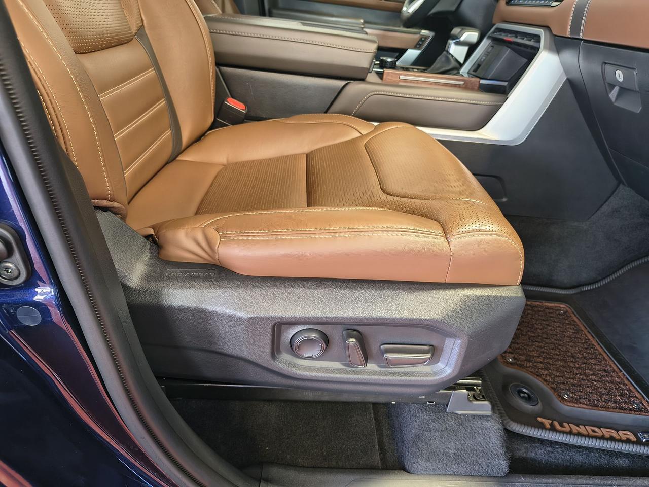 2023 Toyota Tundra Platinum Photo0