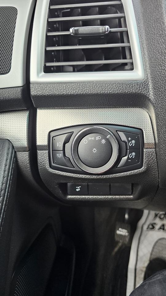 2015 Ford Explorer XLT Photo
