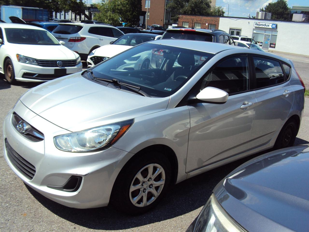 2014 Hyundai Accent GS Photo2