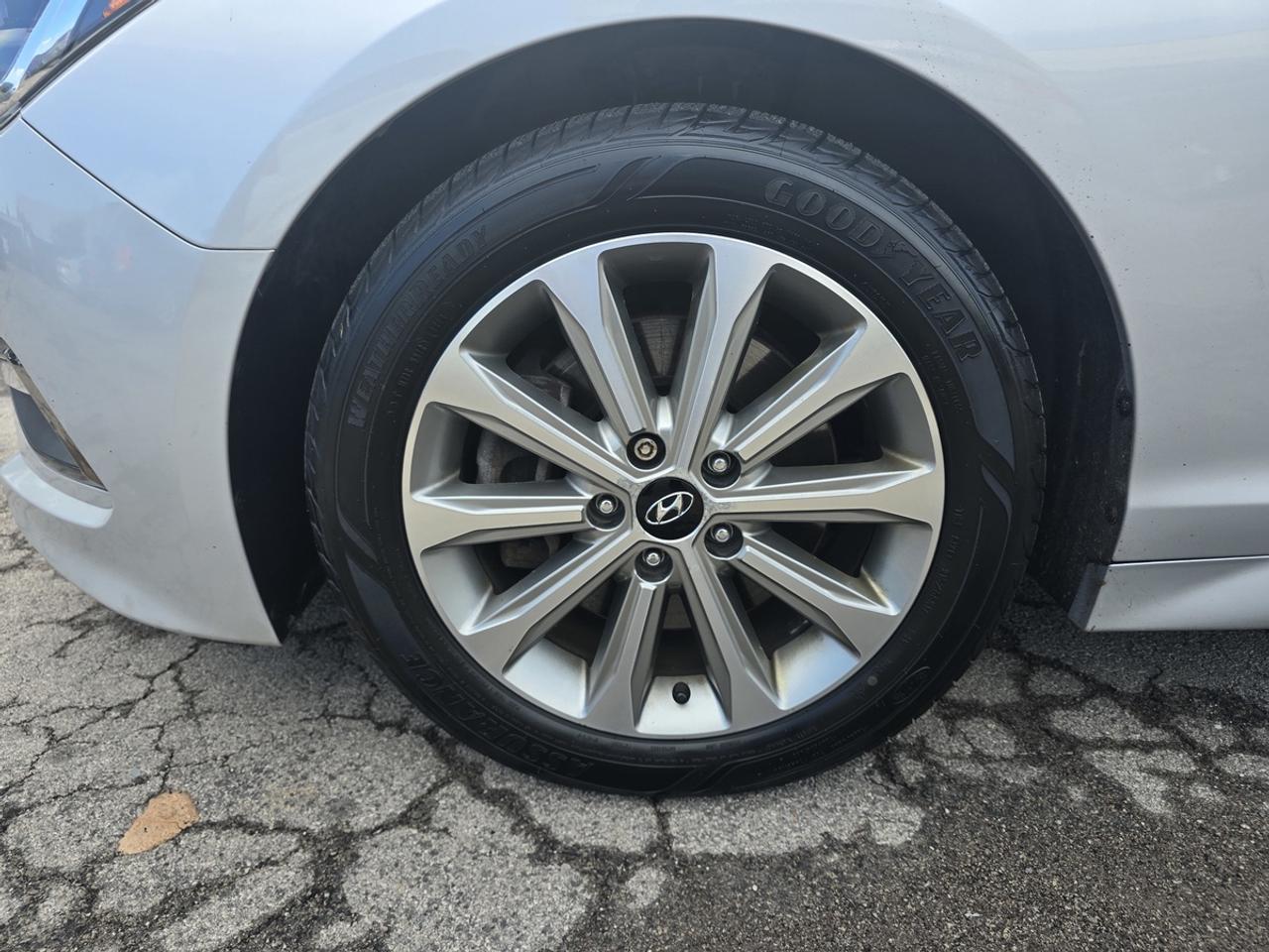 2016 Hyundai Sonata LIMITED Photo