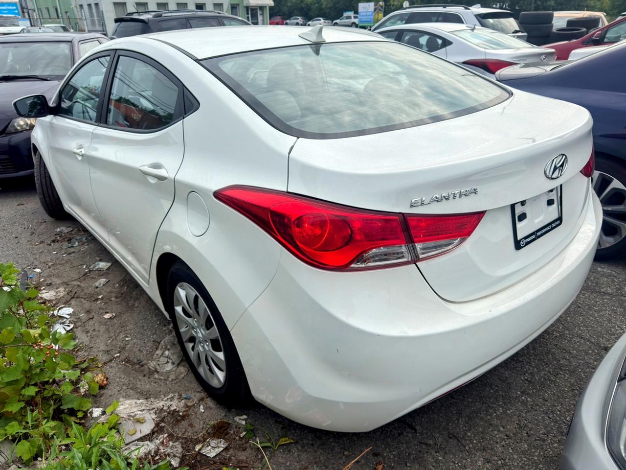 2013 Hyundai Elantra GLS Photo1