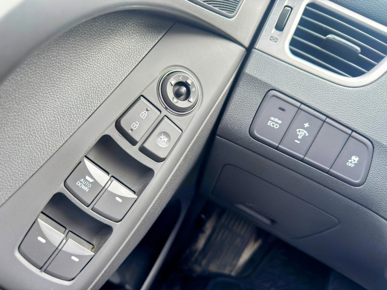 2013 Hyundai Elantra GLS Photo