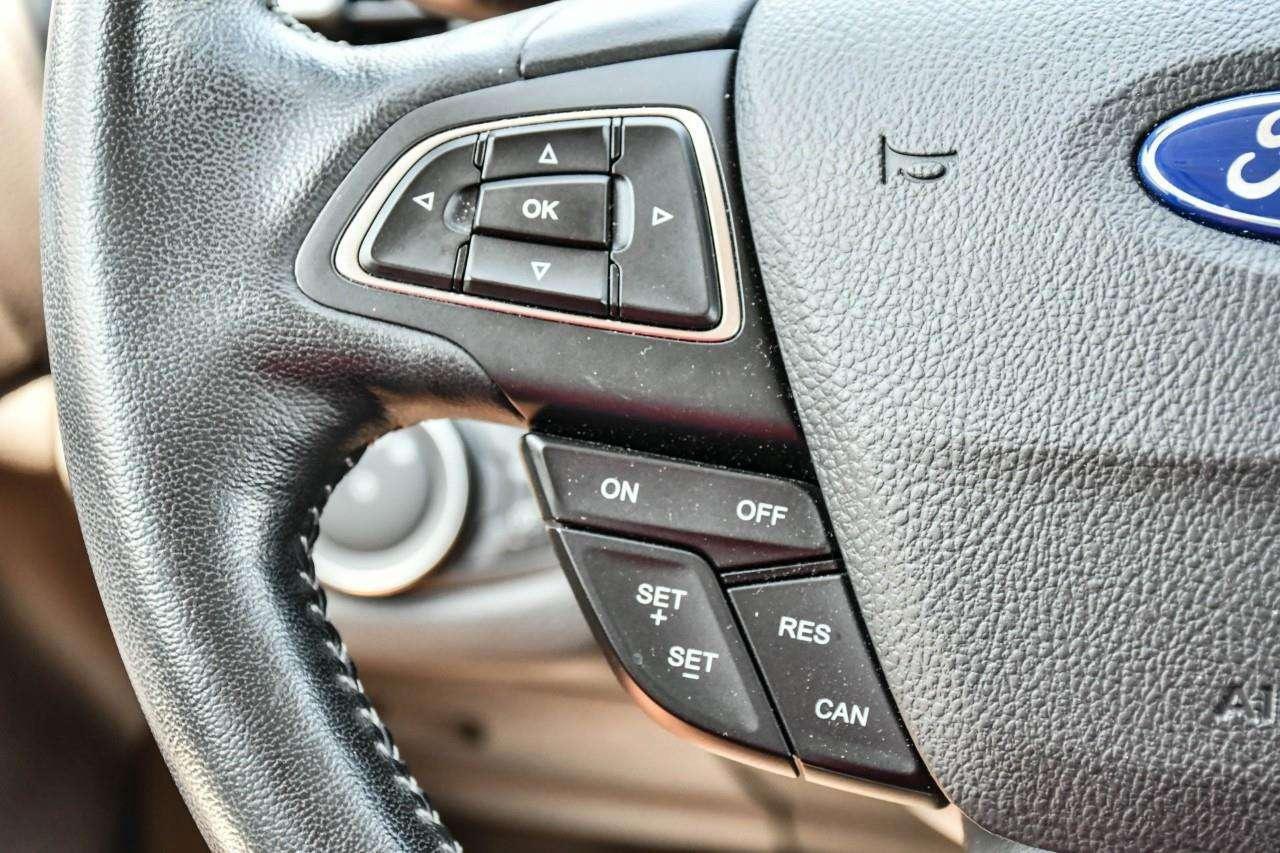 2019 Ford Escape SE Photo