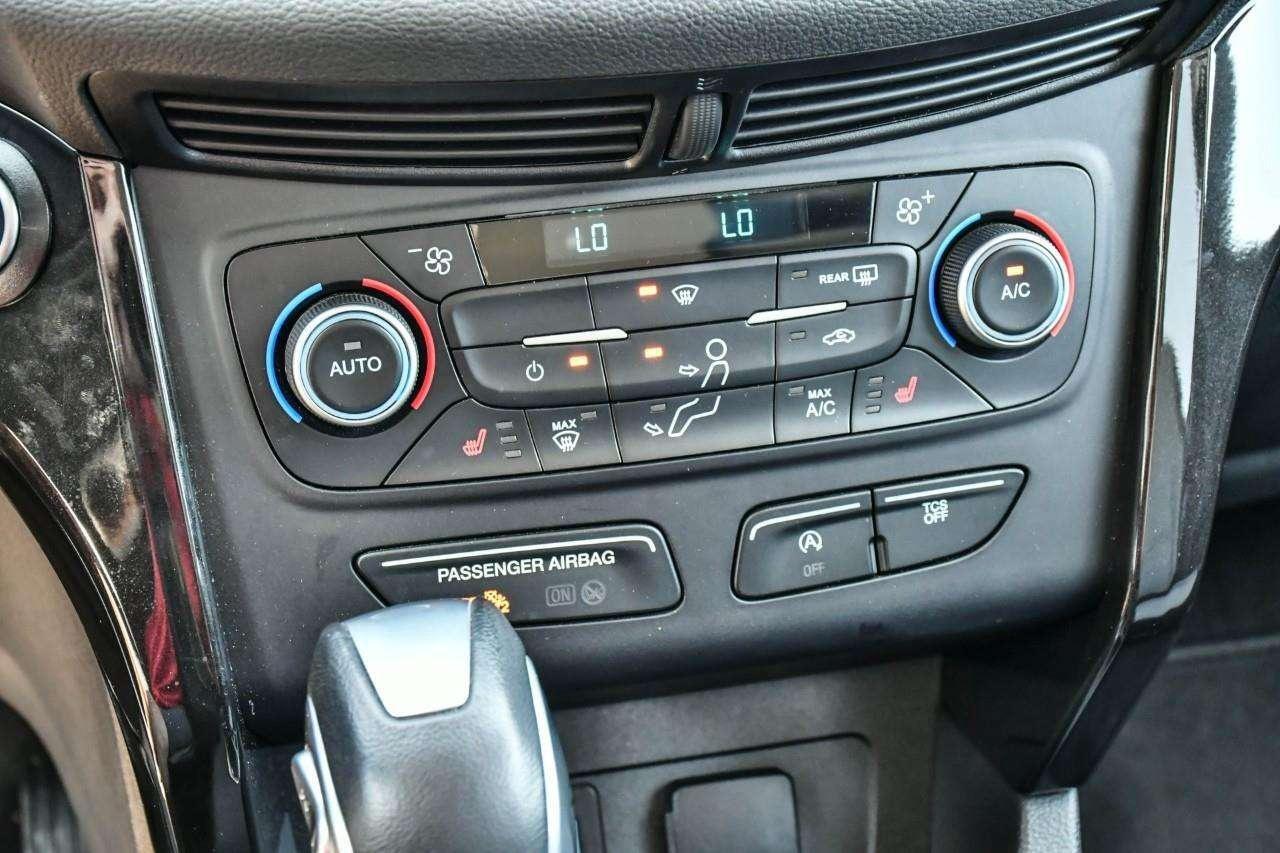 2019 Ford Escape SE Photo