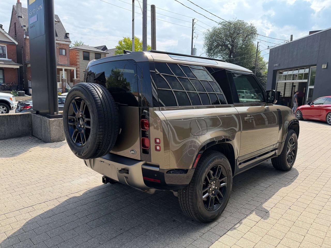 2021 Land Rover Defender X-Dynamic S Photo4