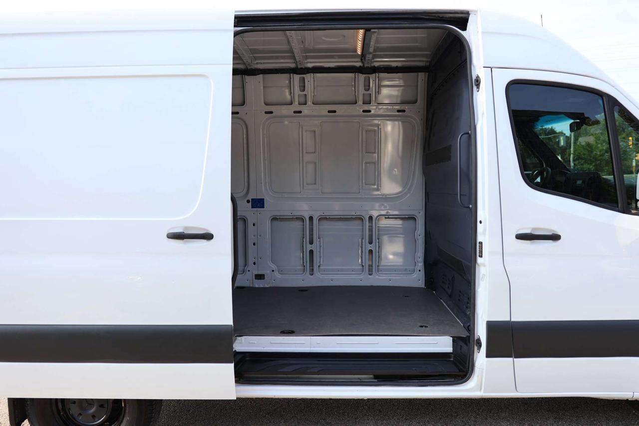 2021 Mercedes-Benz Sprinter 2500-HIGH ROOF-3PASS/BCAM/BLIS/PUSH START/CRUISE CONTROL/BLUETOOTH/AUTO HEADLIGHTS/3 KEYS Photo