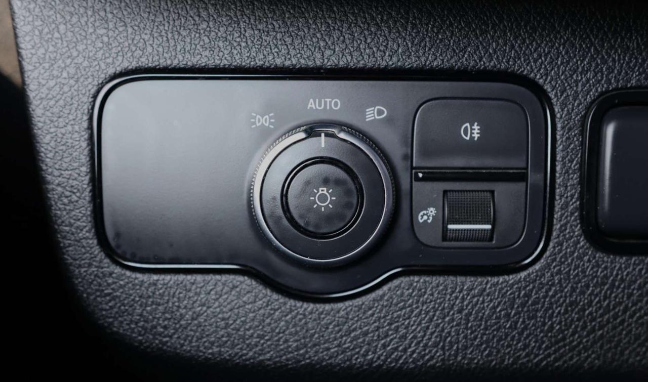 2021 Mercedes-Benz Sprinter 2500-HIGH ROOF-3PASS/BCAM/BLIS/PUSH START/CRUISE CONTROL/BLUETOOTH/AUTO HEADLIGHTS/3 KEYS Photo