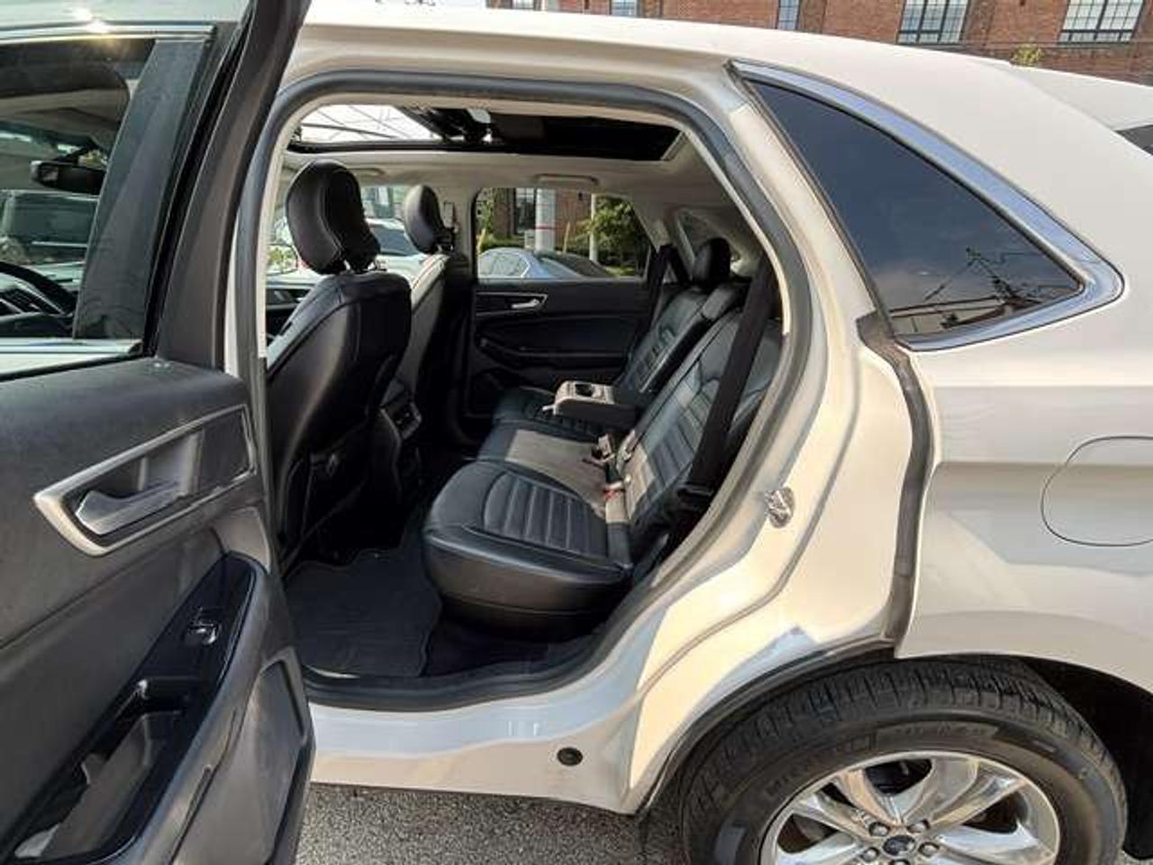 2015 Ford Edge FWD V6 Photo