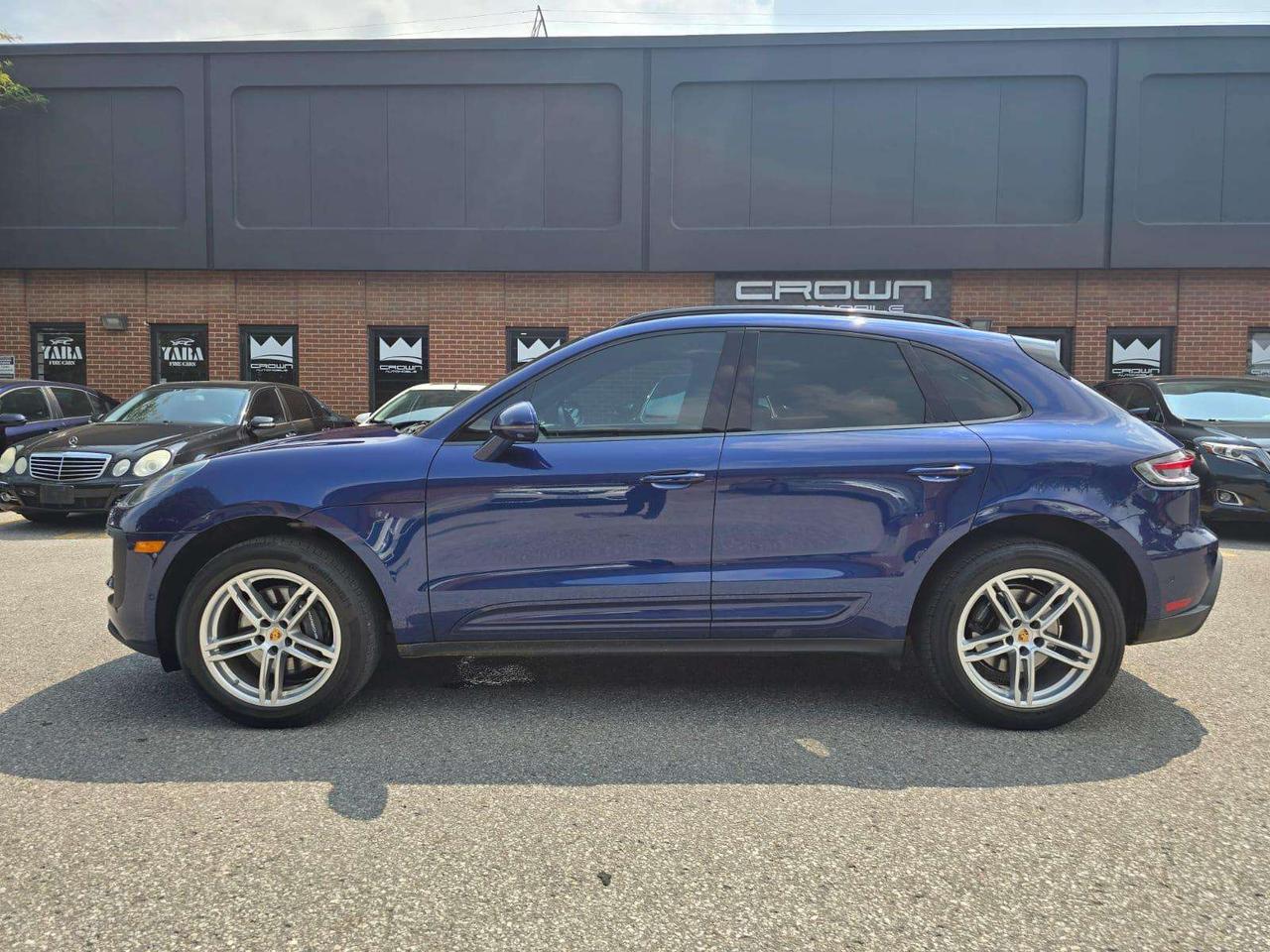 2023 Porsche Macan AWD Photo